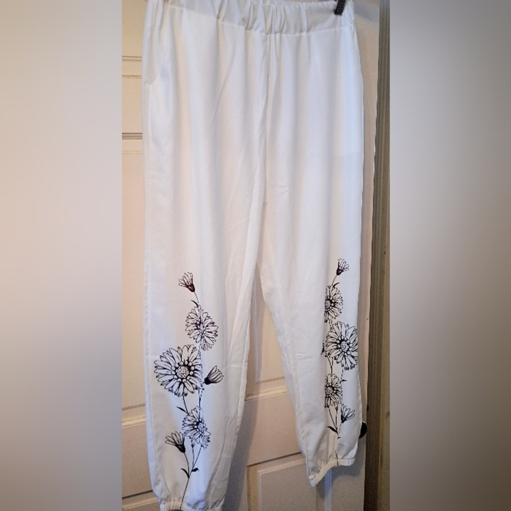 White With black Floral Print Harem Pants SZM
